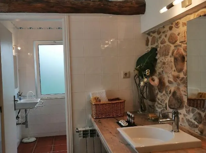 Delfina Alojamento de Turismo Rural *