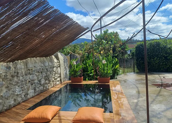 Delfina Alojamento de Turismo Rural *